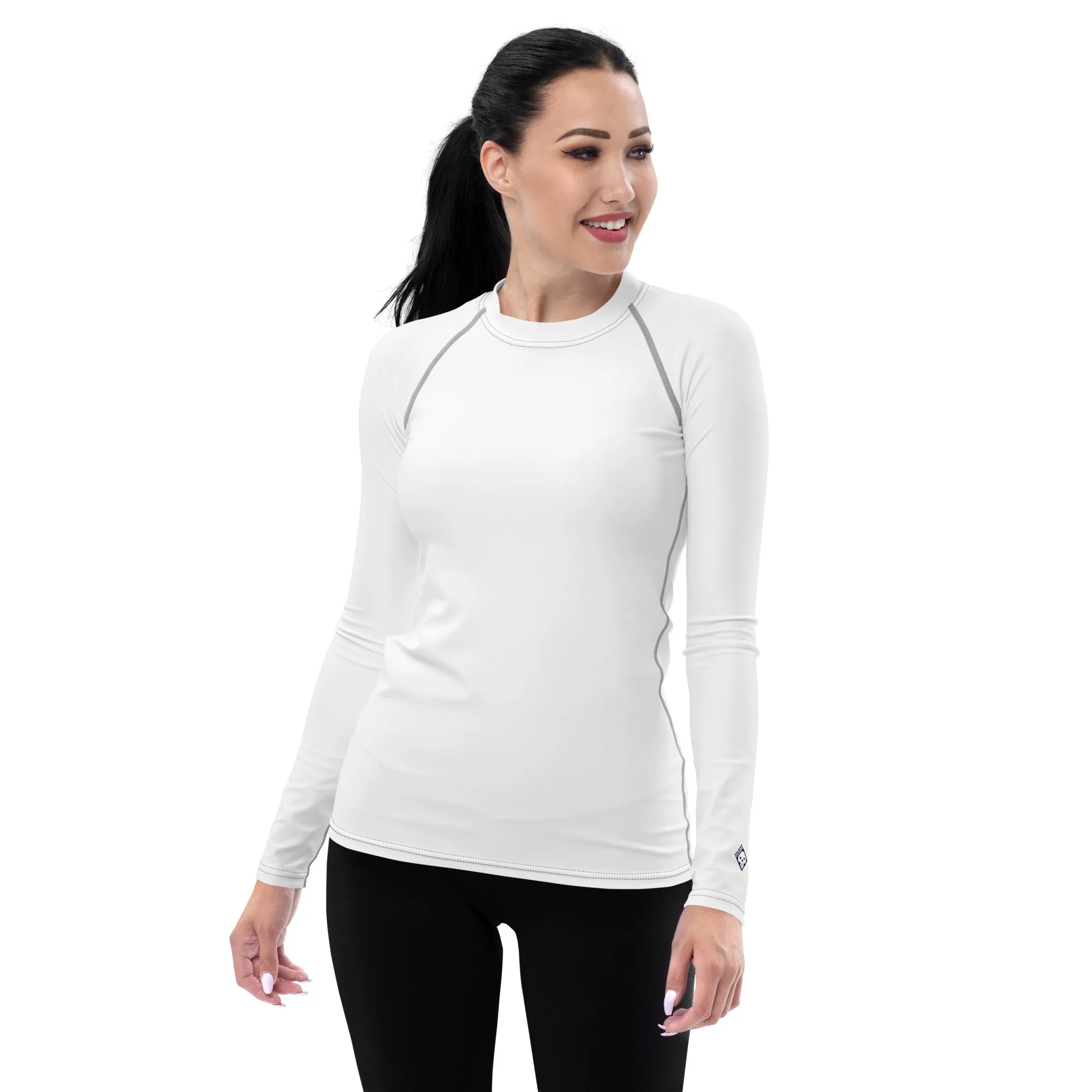 Classic Coverage: Solid Color Rash Guard for Women - Snow