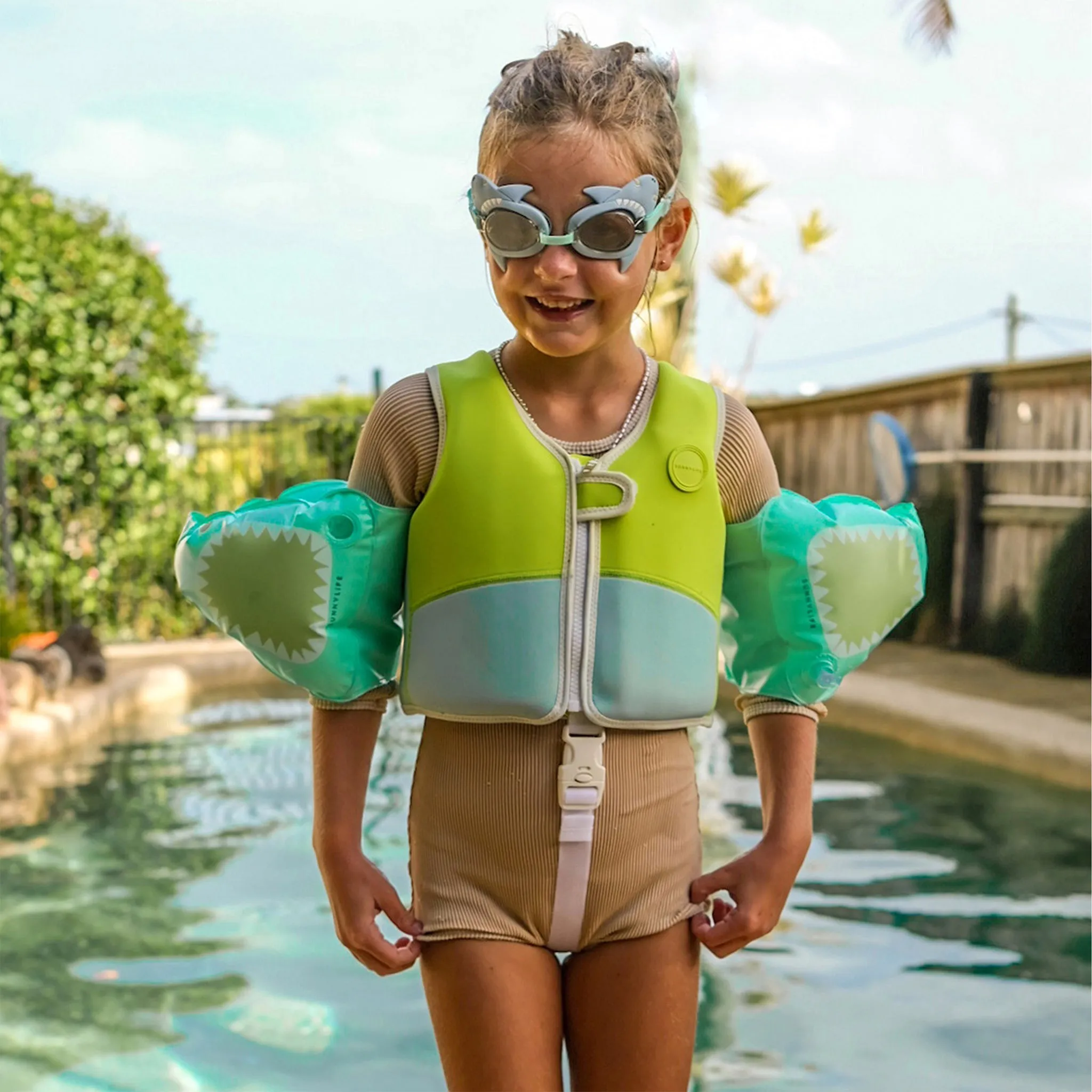 SUNNYLIFE KIDS SWIM GOGGLES | SALTY THE SHARK