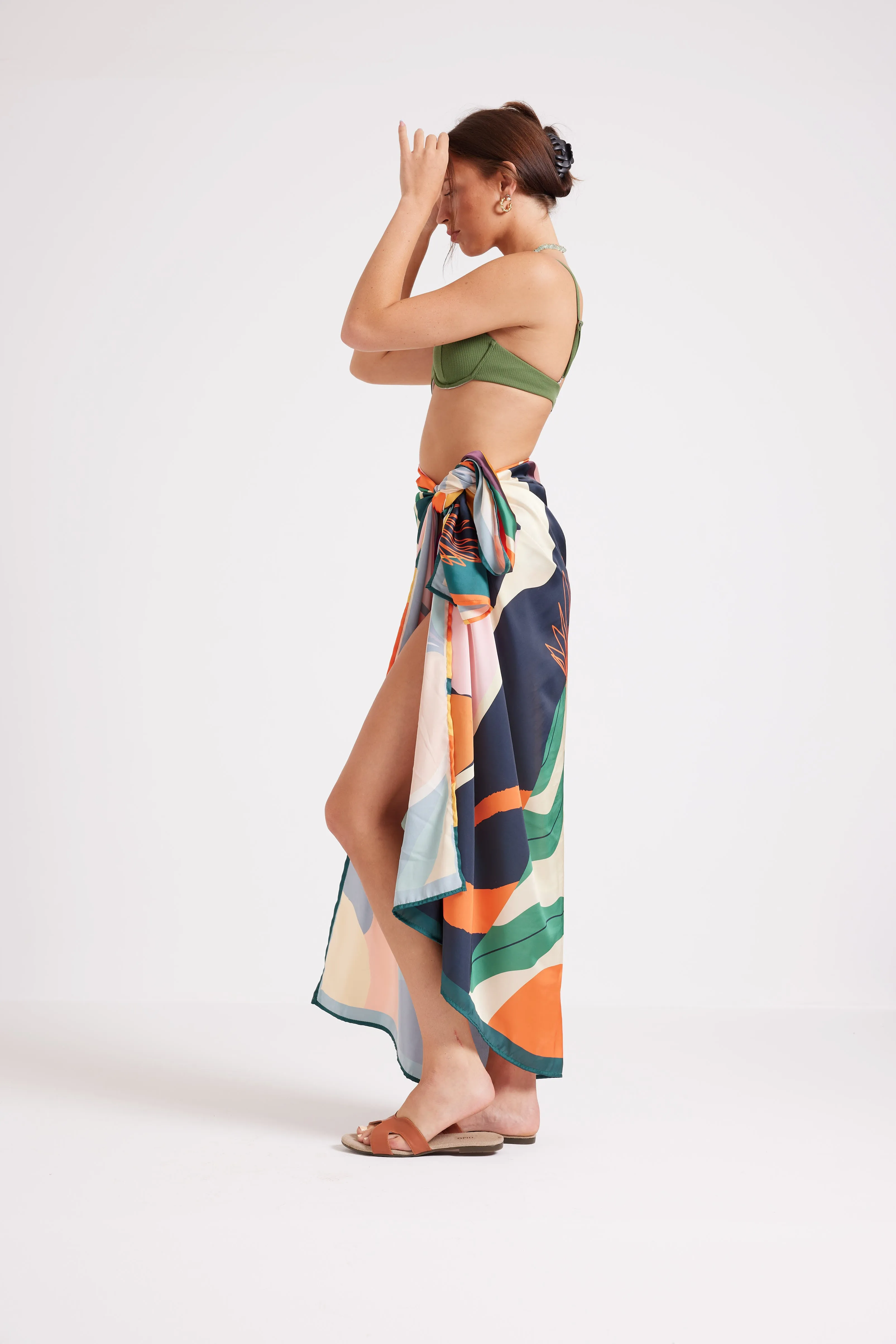 TROPICAL FLORAL COVER UP SARONG