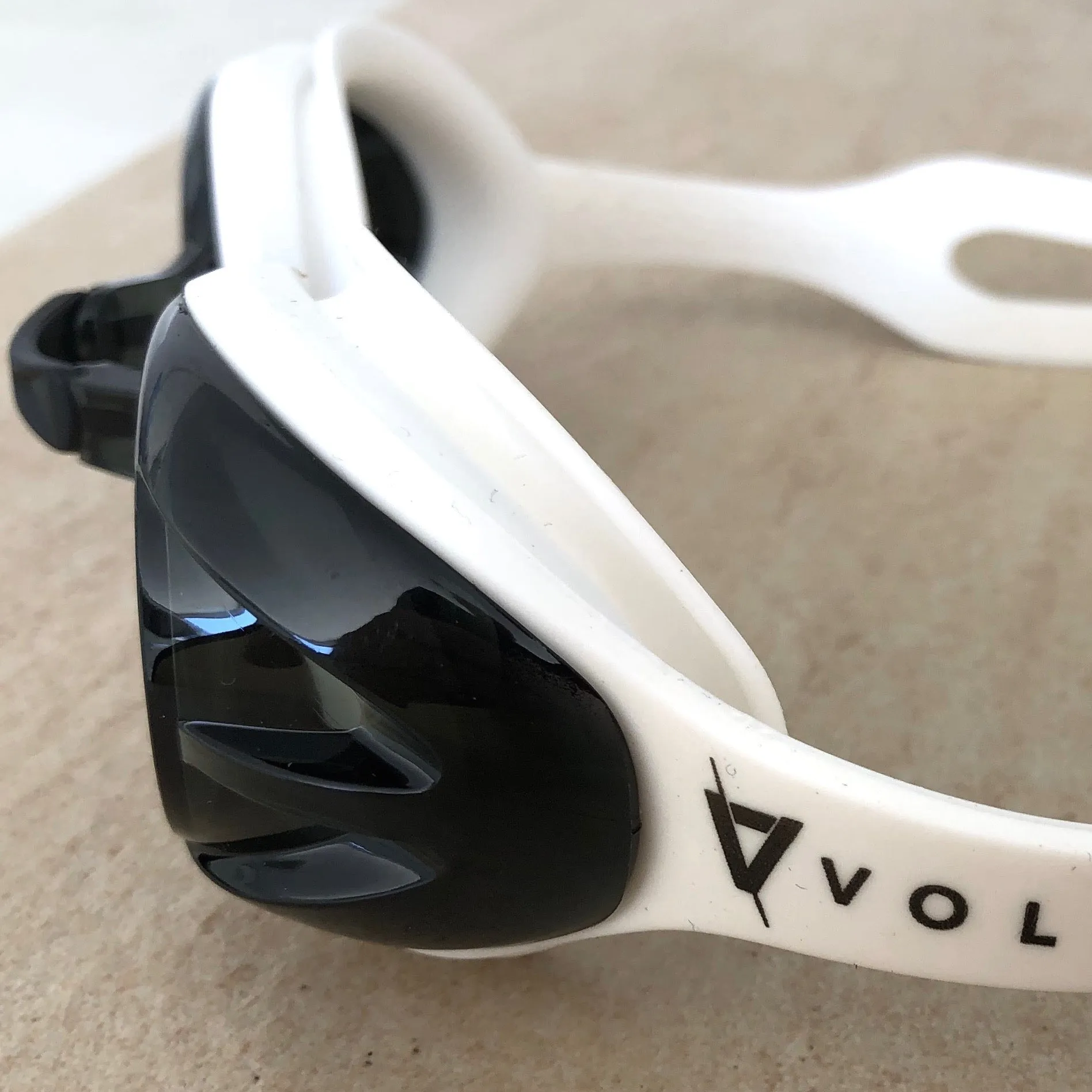 Volare Kirra Socket Goggles - White / Smoke lens